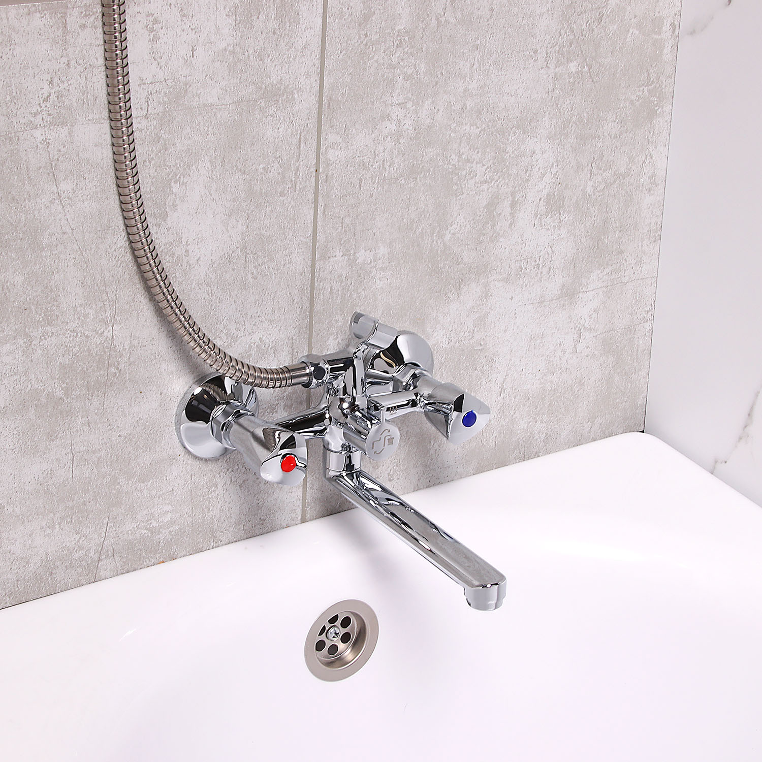 Смеситель для ванны Milardo Tring, длинный излив, двухвентильный, с лейкой