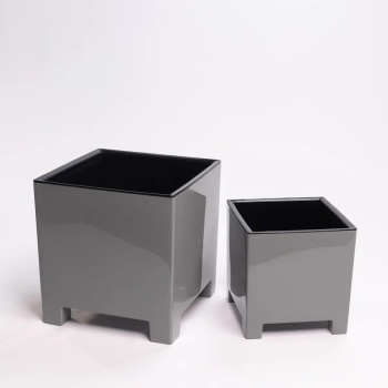 Кашпо пластм. "Нард" 5.5л 190х190мм h190мм со вставкой Серый муссон НР19-70 *1/6 Кашпо пластм. "Нард" 5.5л 190х190мм h190мм со вставкой Серый муссон НР19-70 *1/6