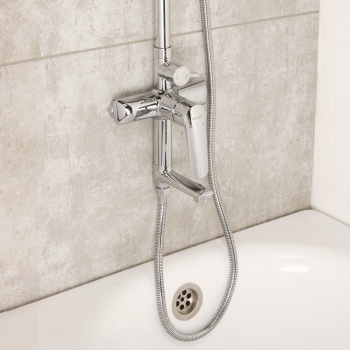 Смеситель для ванны Hans Fetter HF9805, короткий излив, однорычажный, со стойкой для душа, с лейкой