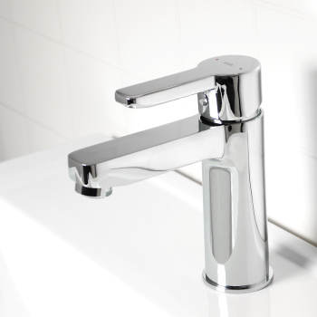 Смеситель для умывальника IDDIS Sena SENSB00i01, короткий излив, рычажный