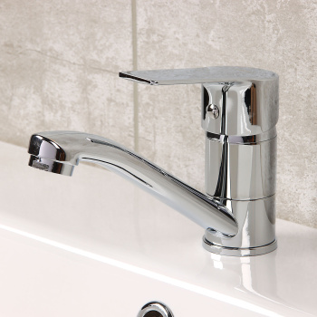 Смеситель для умывальника Milardo Helic HELSBR0M01, короткий излив, рычажный