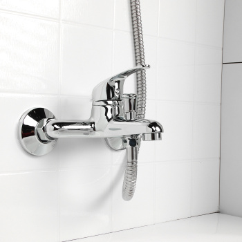 Смеситель для ванны Hans Fetter HF5004, короткий излив, однорычажный