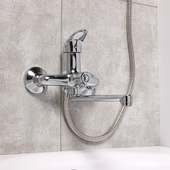 Смеситель для ванны Центр Сантехники 300-4 D35 М-40, короткий излив, однорычажный