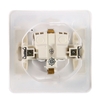 Розетка "Этюд" СП 1-мест. белая с з/к з/ш влагозащ. РС16-044 *1/14